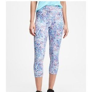 NWT GAP Fit High Rise Compression Capris XS